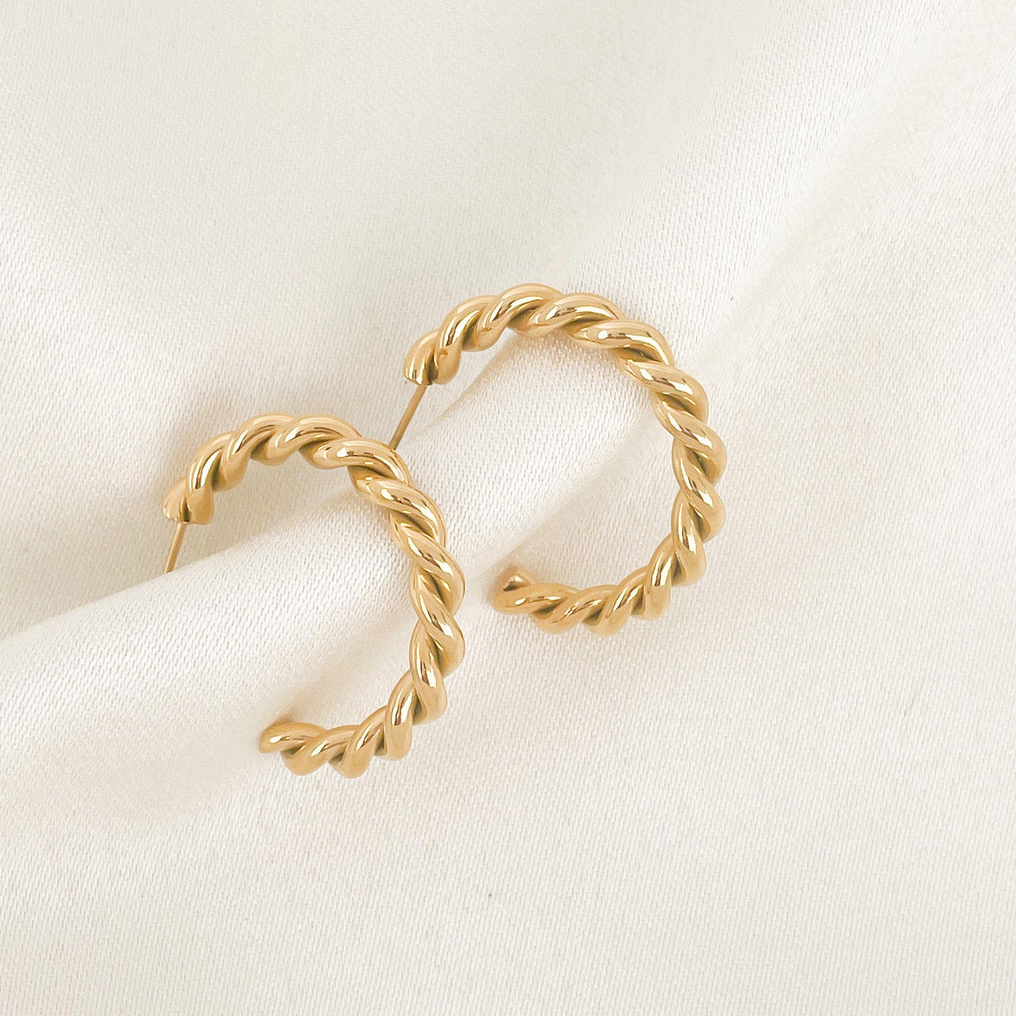 Twist Hoop Earrings - Dos Nueve Studio