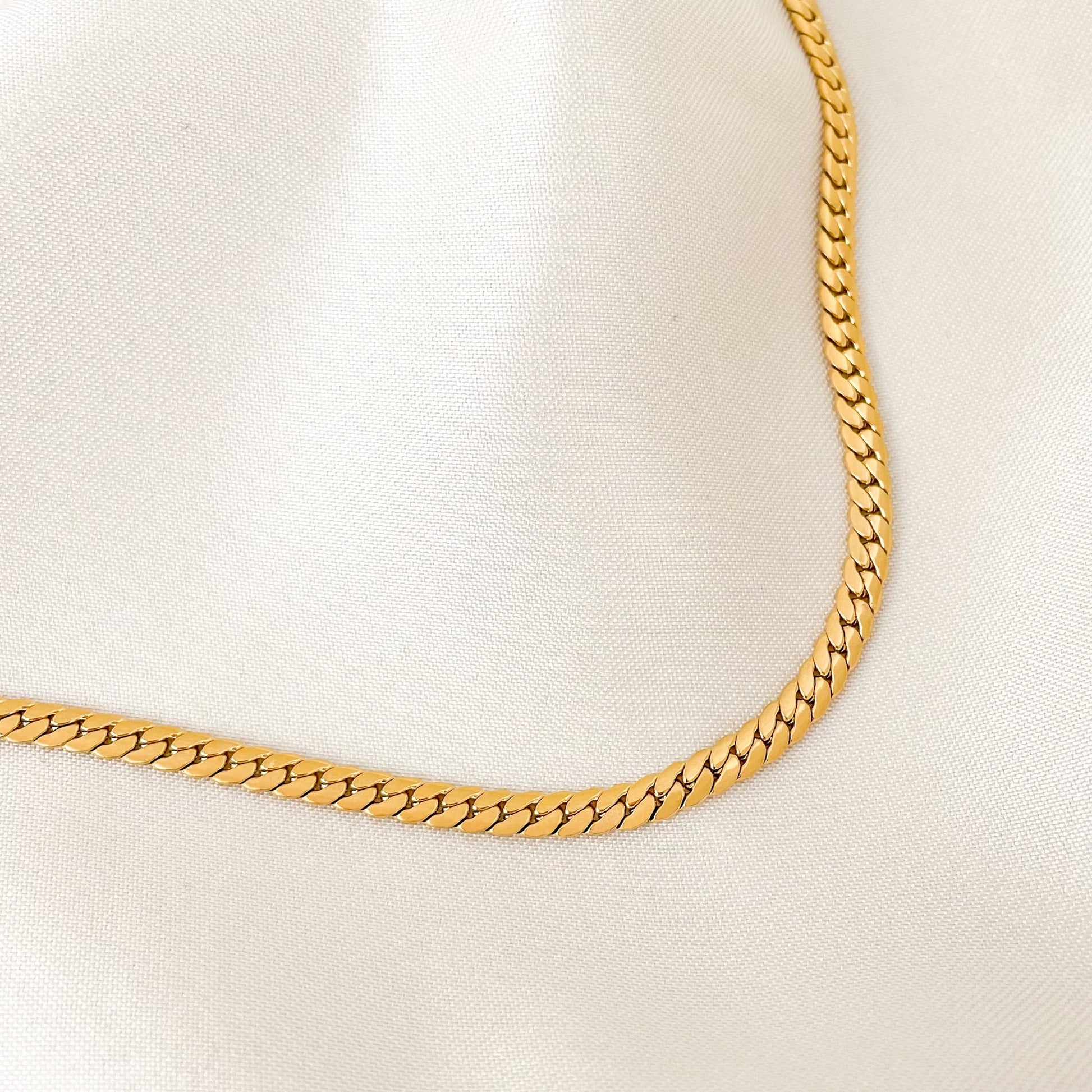 Cuban Curb Link Collar Necklace in 18K Gold Plated Sterling Silver. 