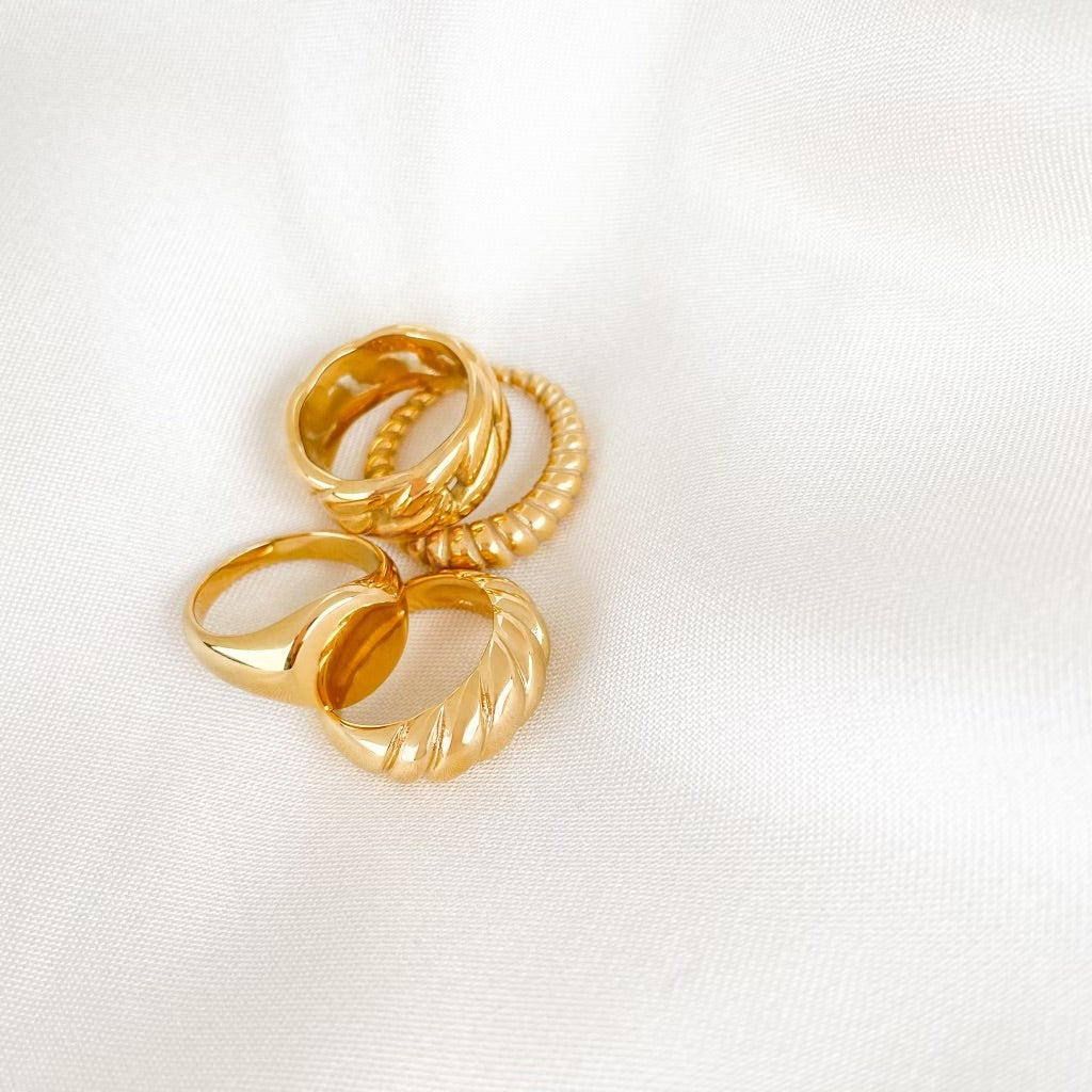 Modern Gold plated Chain Link ring, 18k PVD Gold Plated,  Stainless Steel Base,  Chunky Gold Ring, Thick Chunky Statement Ring