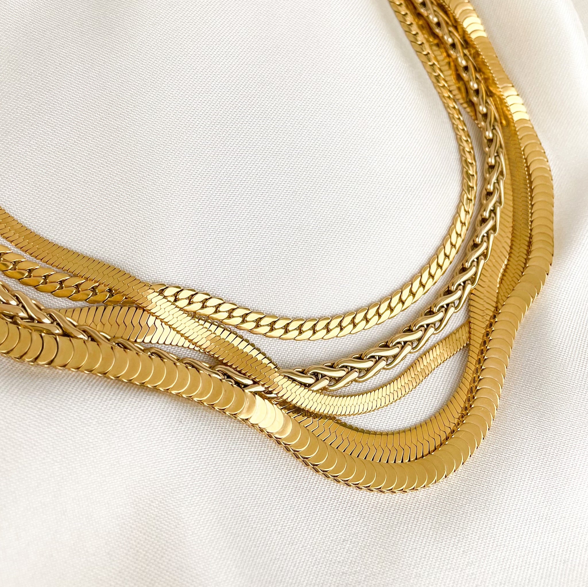 Cuban Curb Link Collar Necklace in 18K Gold Plated Sterling Silver. 